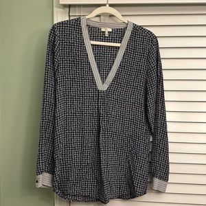 Joie long sleeve v-neck blouse. Navy and white with star pattern.